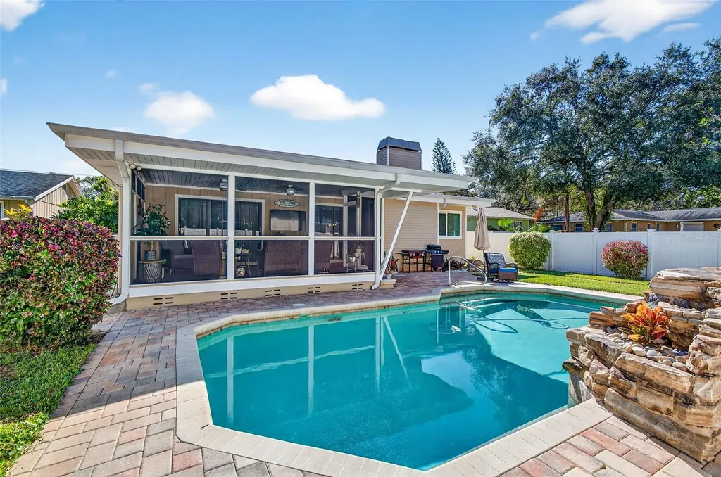 2366 Pembrook Drive Clearwater FL 33764