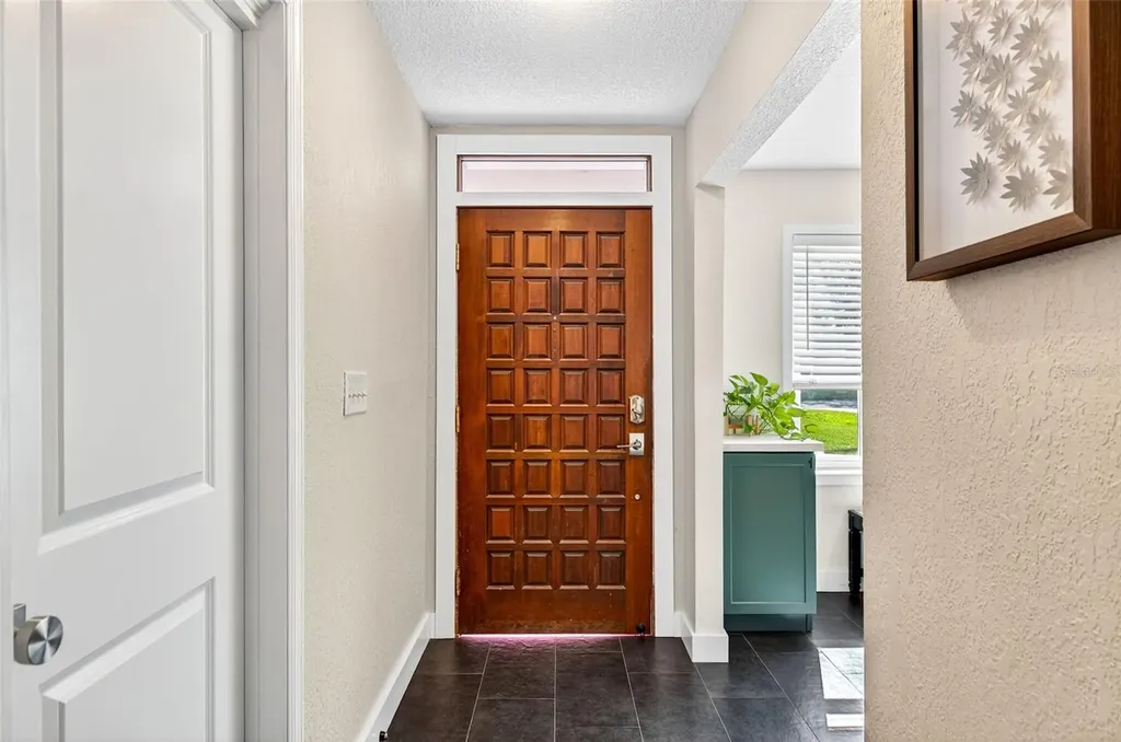 2366 Pembrook Drive Clearwater FL 33764