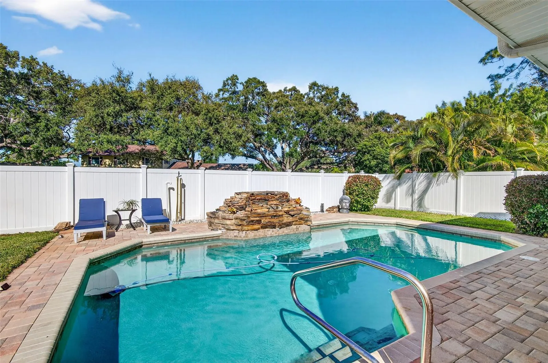 2366 Pembrook Drive Clearwater FL 33764