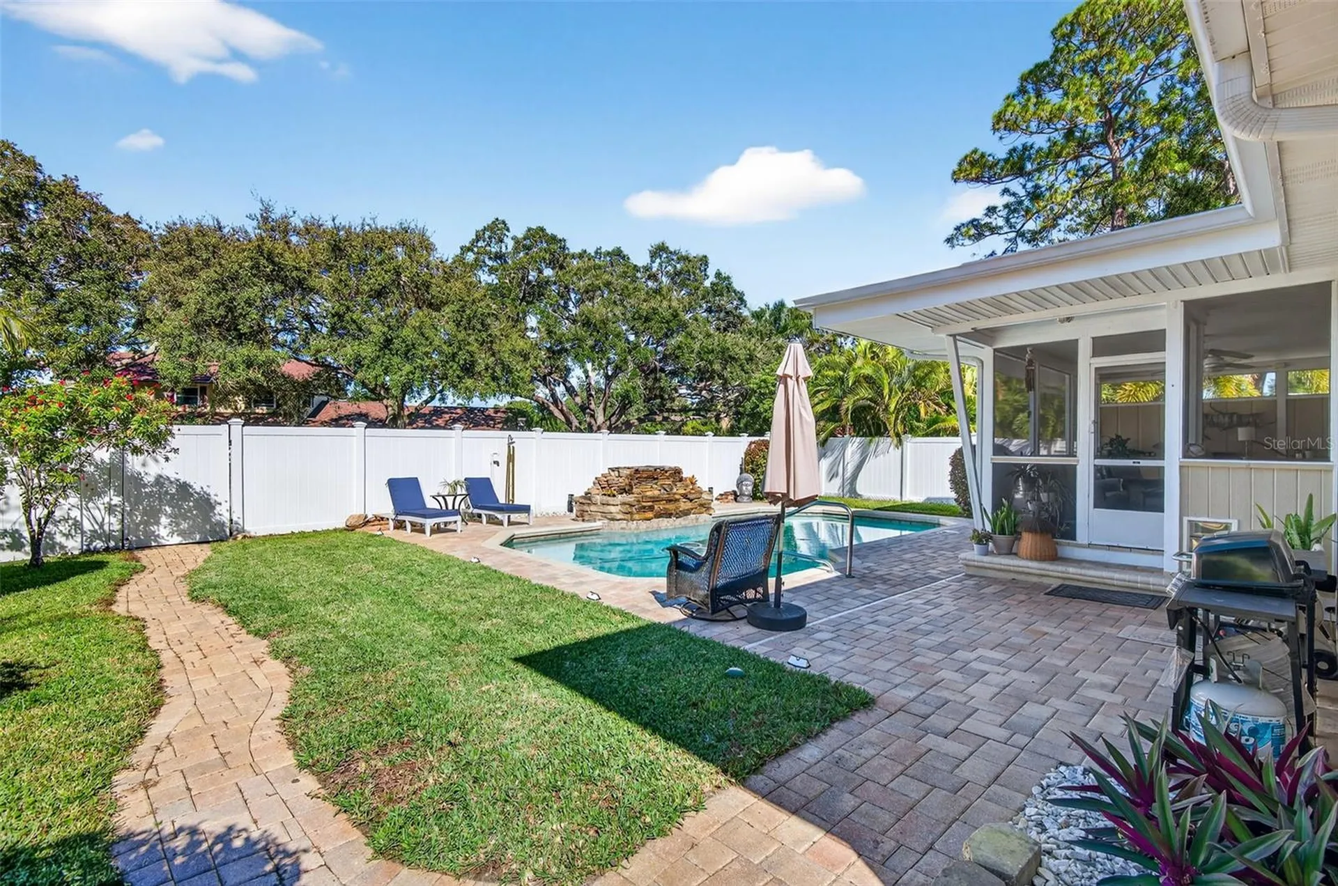 2366 Pembrook Drive Clearwater FL 33764
