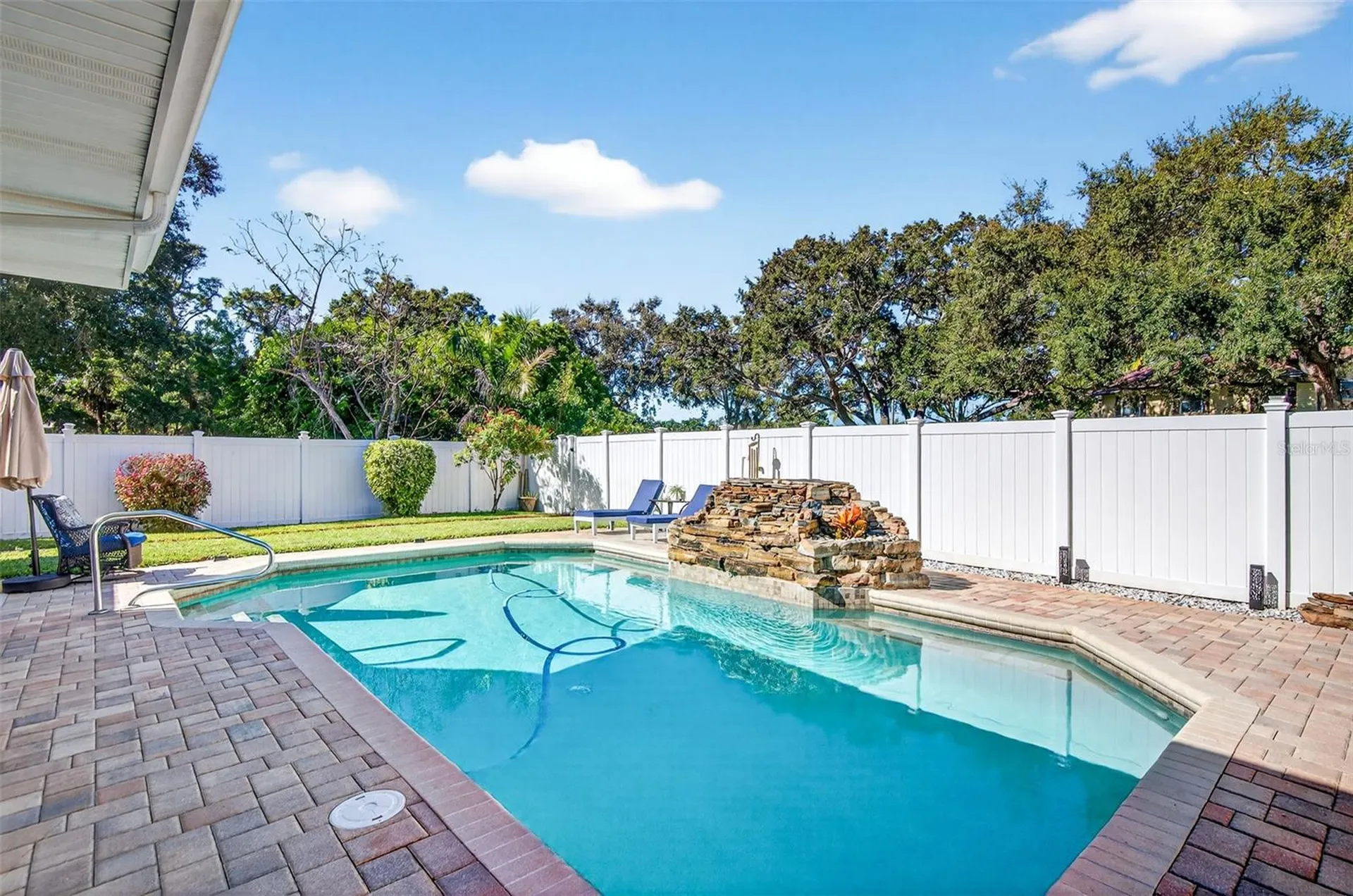 2366 Pembrook Drive Clearwater FL 33764