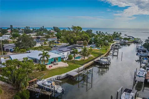 510 Lewis Boulevard SE St Petersburg FL 33705