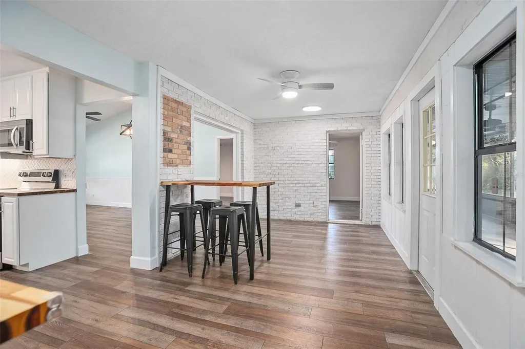 1142 Valley View Lane Deland FL 32720