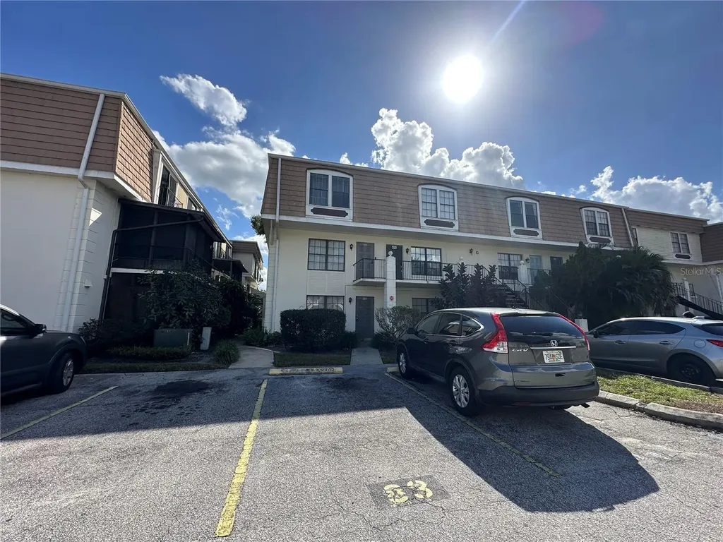 6060 Village Circle Orlando FL 32822