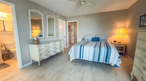 1900 Benjamin Franklin Drive Sarasota FL 34236