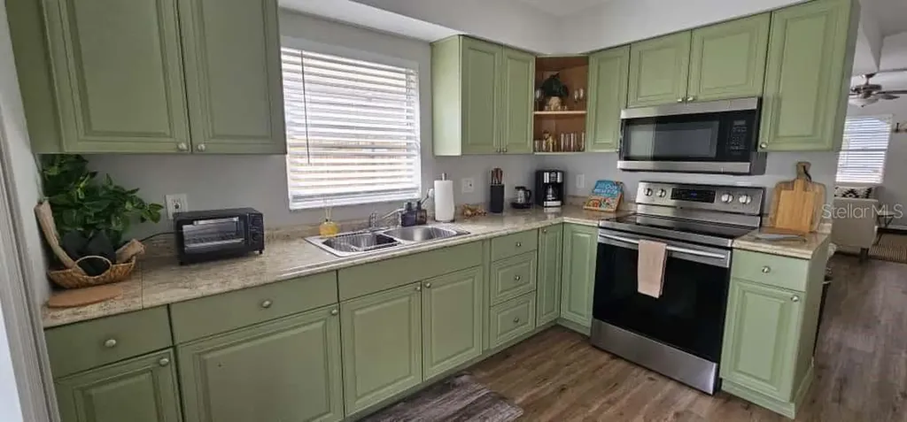 10213 N Ojus Drive Tampa FL 33617