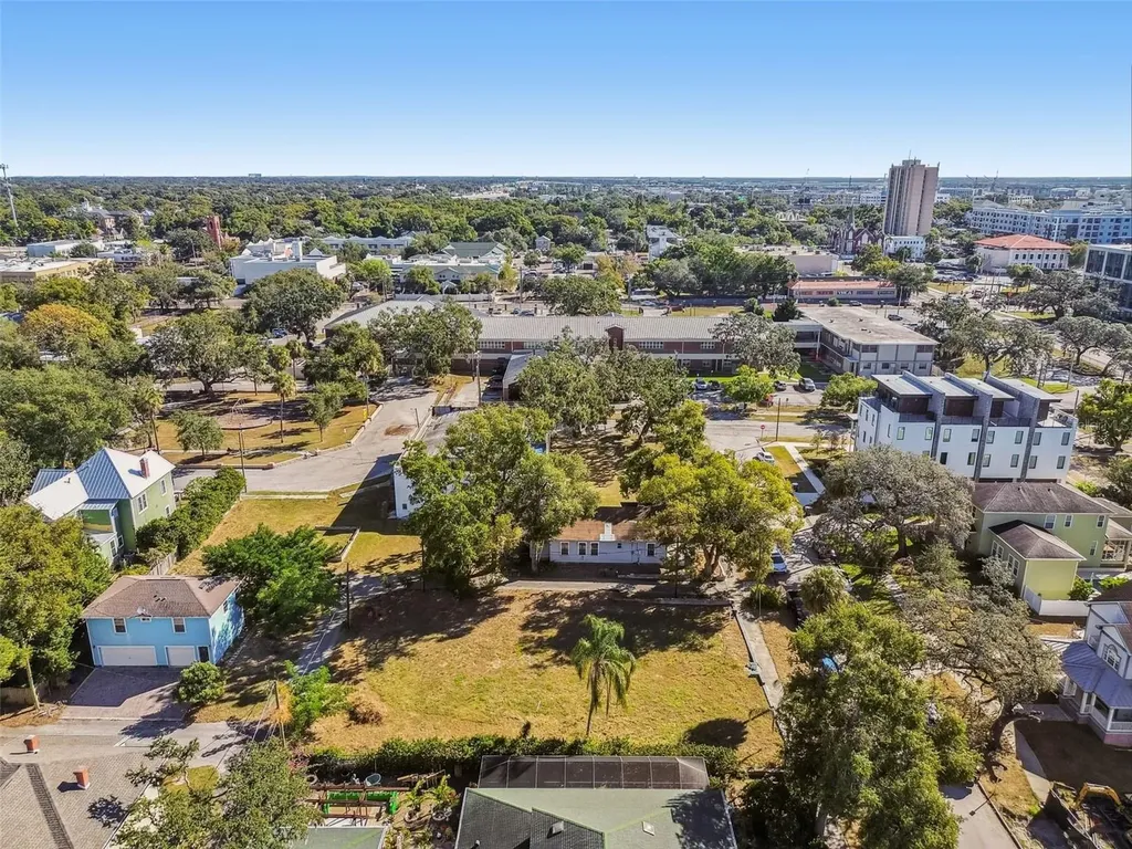 205 W Ross Avenue Tampa FL 33602