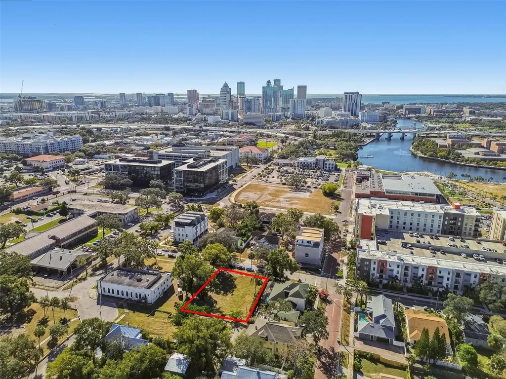 205 W Ross Avenue Tampa FL 33602