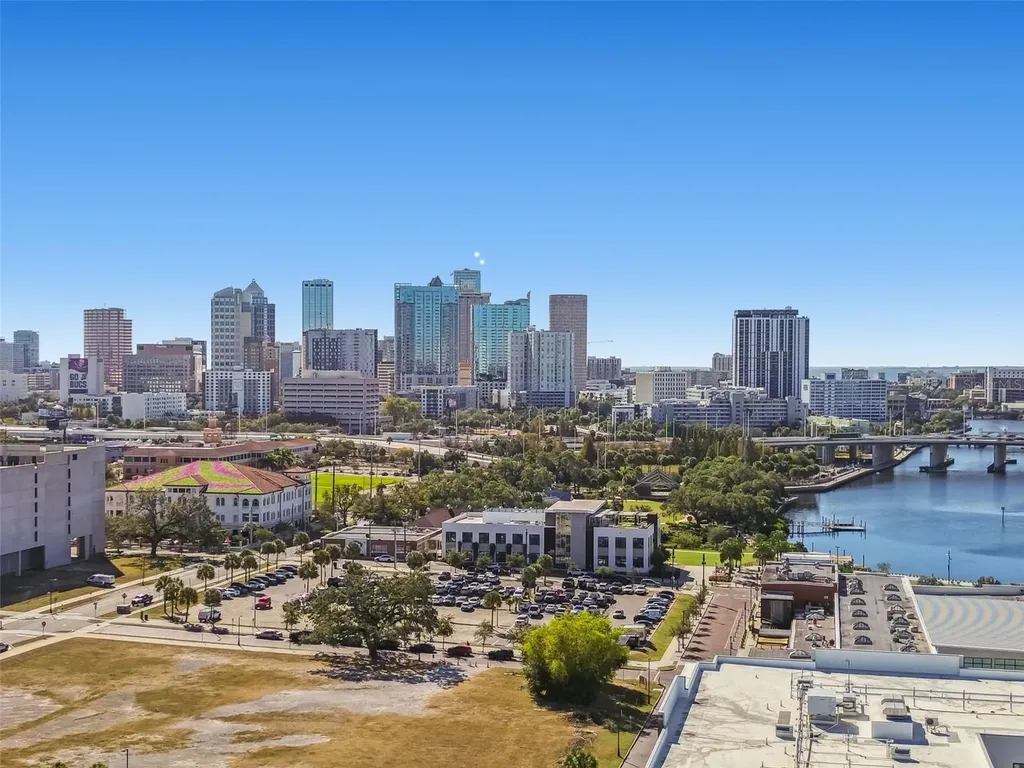 205 W Ross Avenue Tampa FL 33602