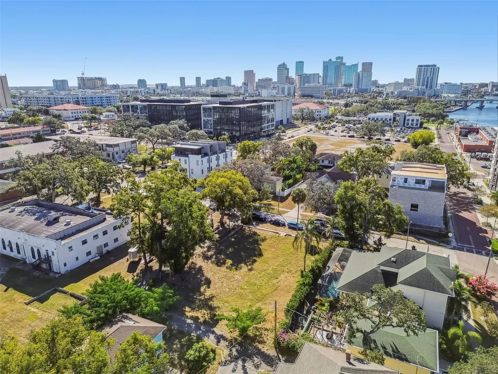 205 W Ross Avenue Tampa FL 33602