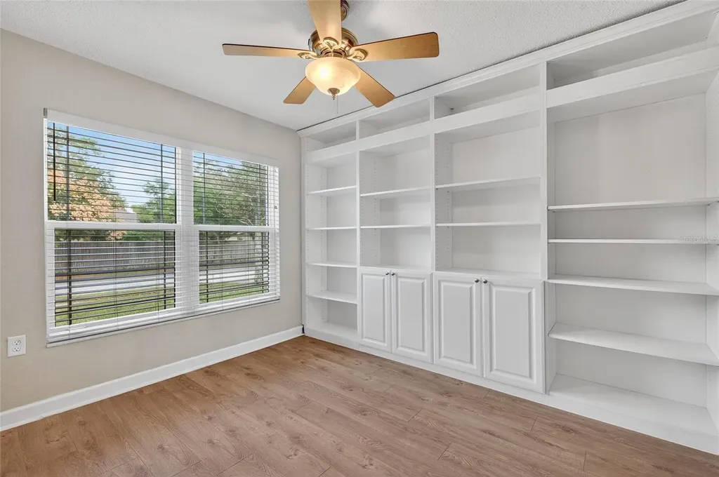 302 Leafwood Road Tarpon Springs FL 34689