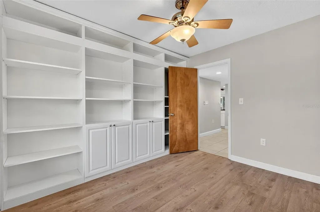 302 Leafwood Road Tarpon Springs FL 34689