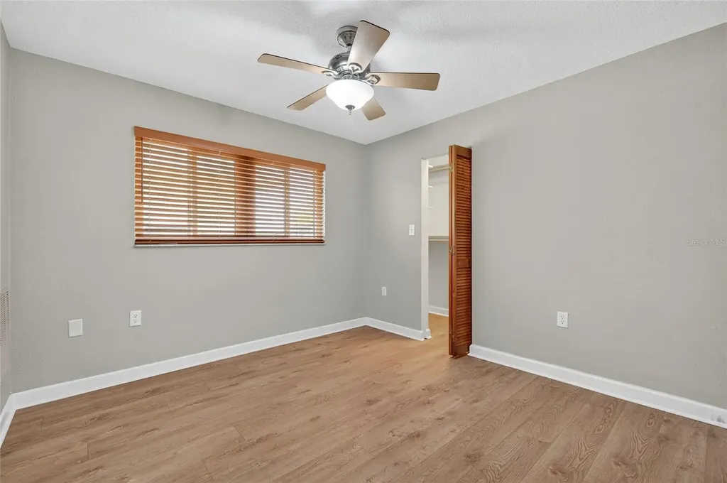 302 Leafwood Road Tarpon Springs FL 34689