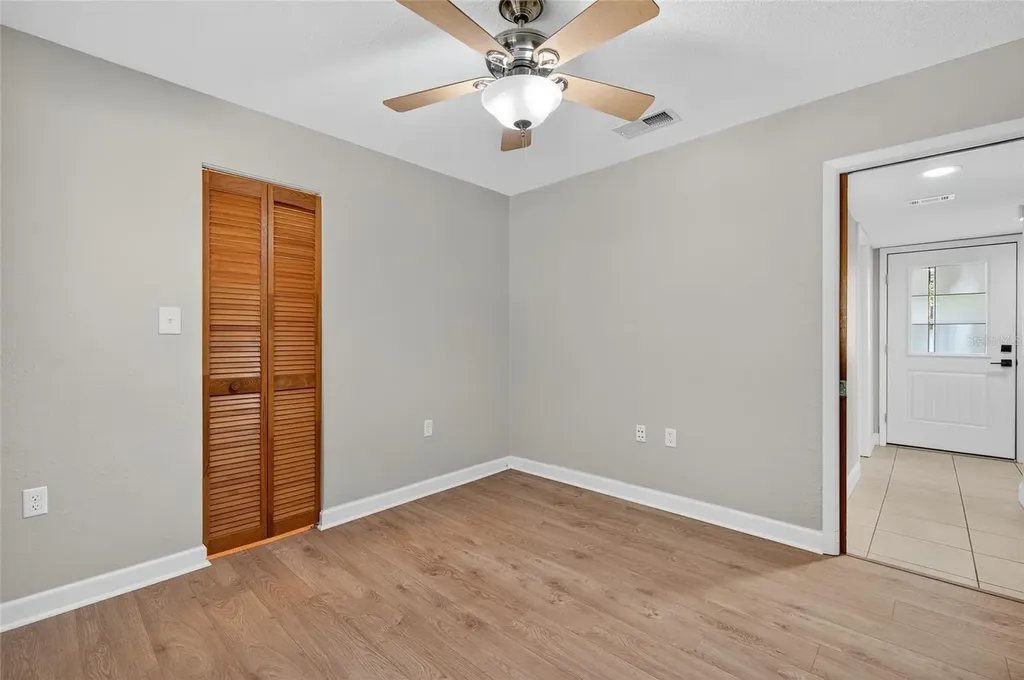 302 Leafwood Road Tarpon Springs FL 34689