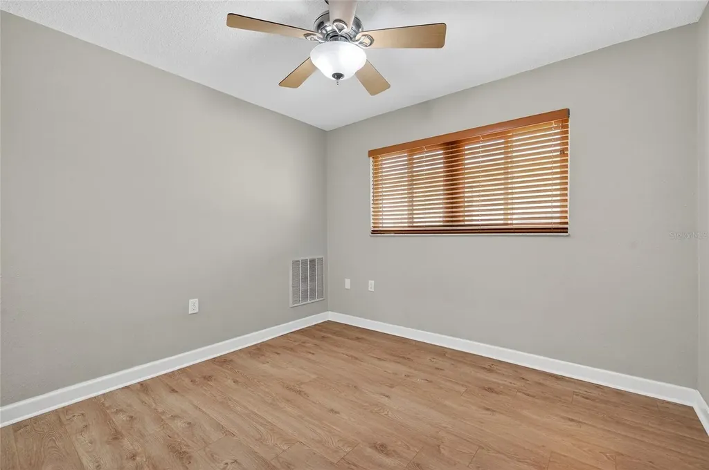 302 Leafwood Road Tarpon Springs FL 34689