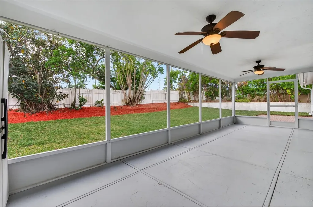 302 Leafwood Road Tarpon Springs FL 34689