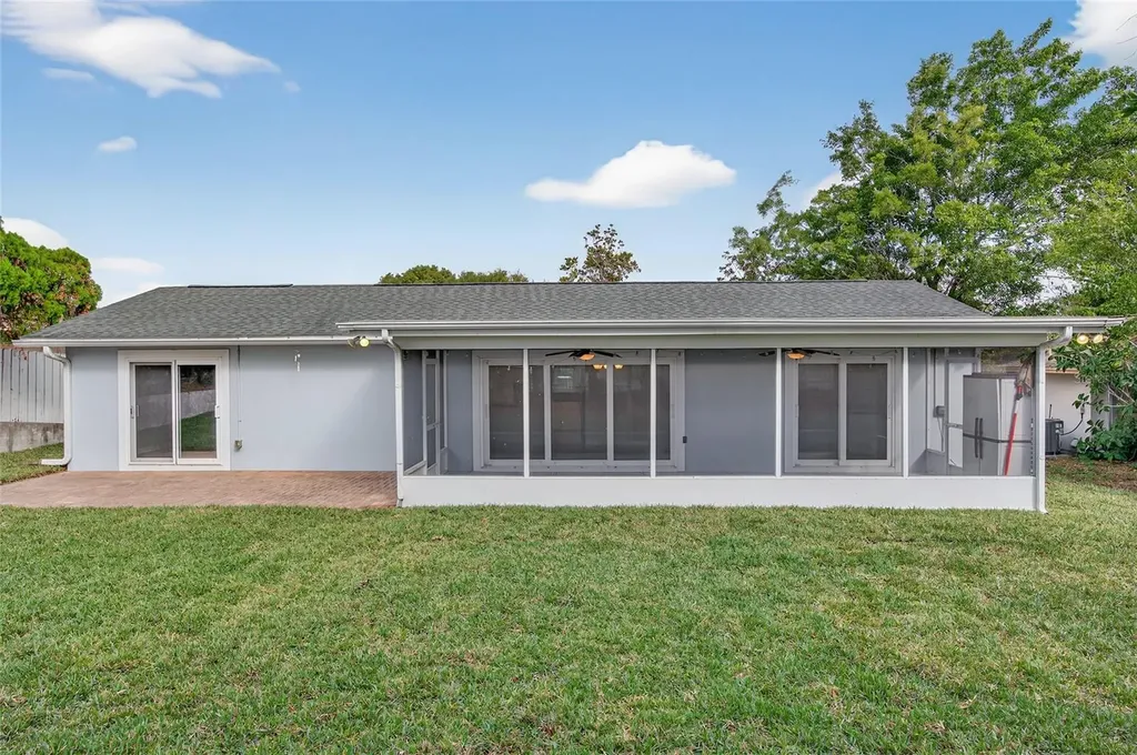 302 Leafwood Road Tarpon Springs FL 34689