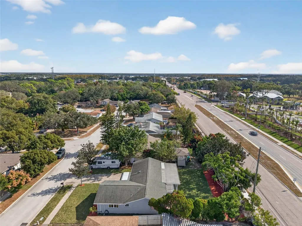302 Leafwood Road Tarpon Springs FL 34689