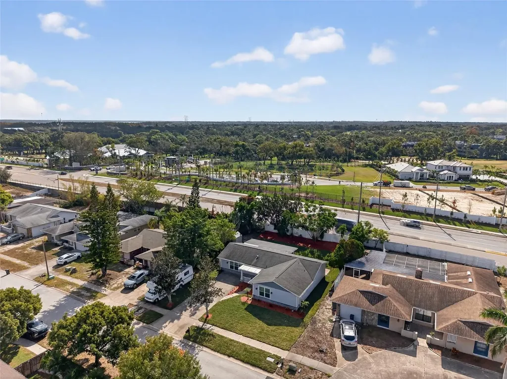 302 Leafwood Road Tarpon Springs FL 34689