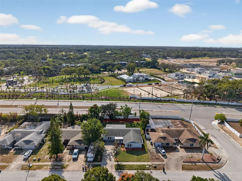 302 Leafwood Road Tarpon Springs FL 34689