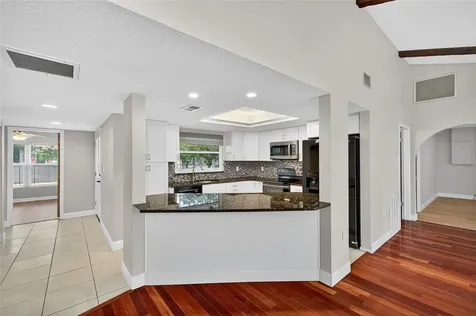 302 Leafwood Road Tarpon Springs FL 34689