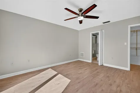 302 Leafwood Road Tarpon Springs FL 34689