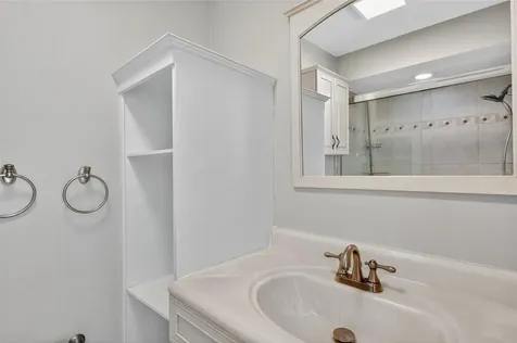 302 Leafwood Road Tarpon Springs FL 34689