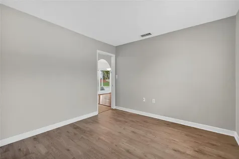 302 Leafwood Road Tarpon Springs FL 34689