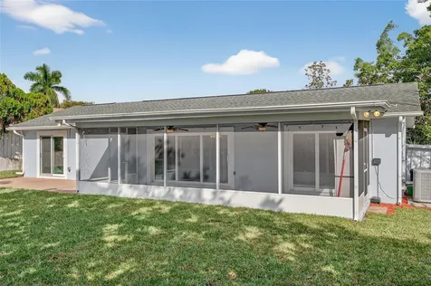 302 Leafwood Road Tarpon Springs FL 34689