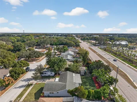 302 Leafwood Road Tarpon Springs FL 34689