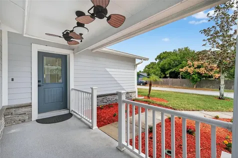 302 Leafwood Road Tarpon Springs FL 34689