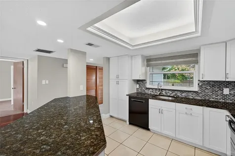 302 Leafwood Road Tarpon Springs FL 34689