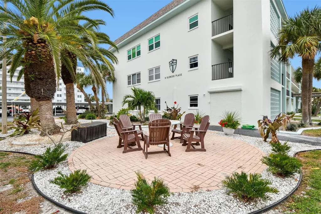 8 Glencoe Place Dunedin FL 34698