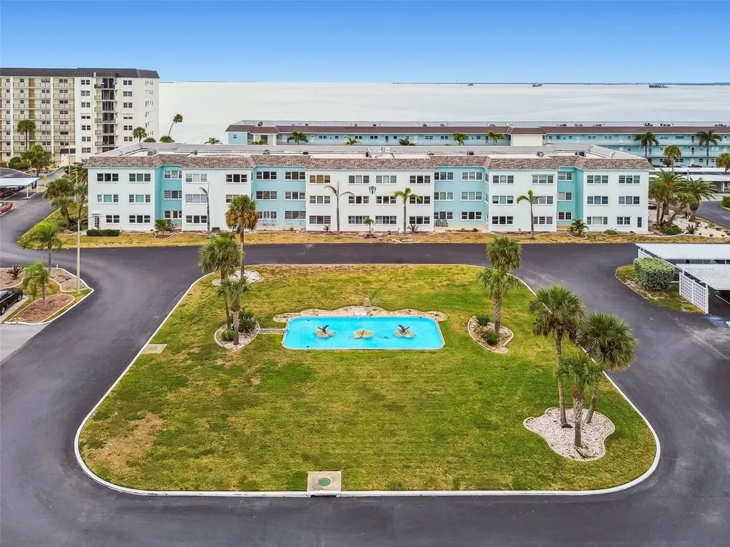 8 Glencoe Place Dunedin FL 34698