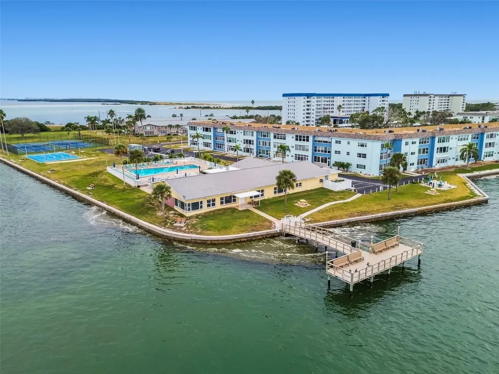 8 Glencoe Place Dunedin FL 34698