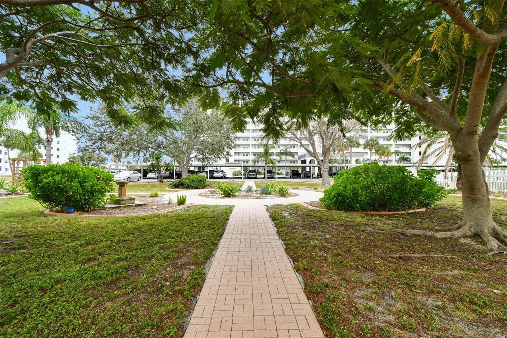 8 Glencoe Place Dunedin FL 34698
