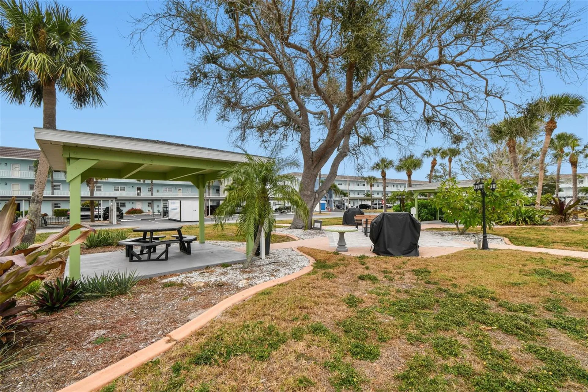 8 Glencoe Place Dunedin FL 34698
