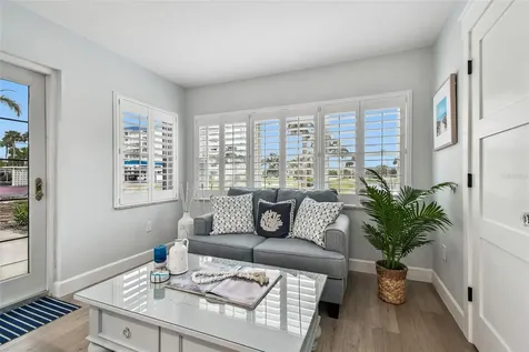 8 Glencoe Place Dunedin FL 34698