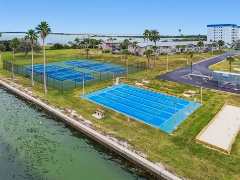 8 Glencoe Place Dunedin FL 34698