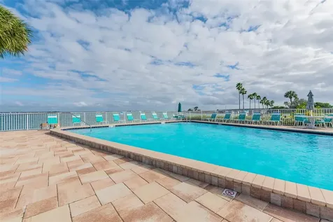 8 Glencoe Place Dunedin FL 34698
