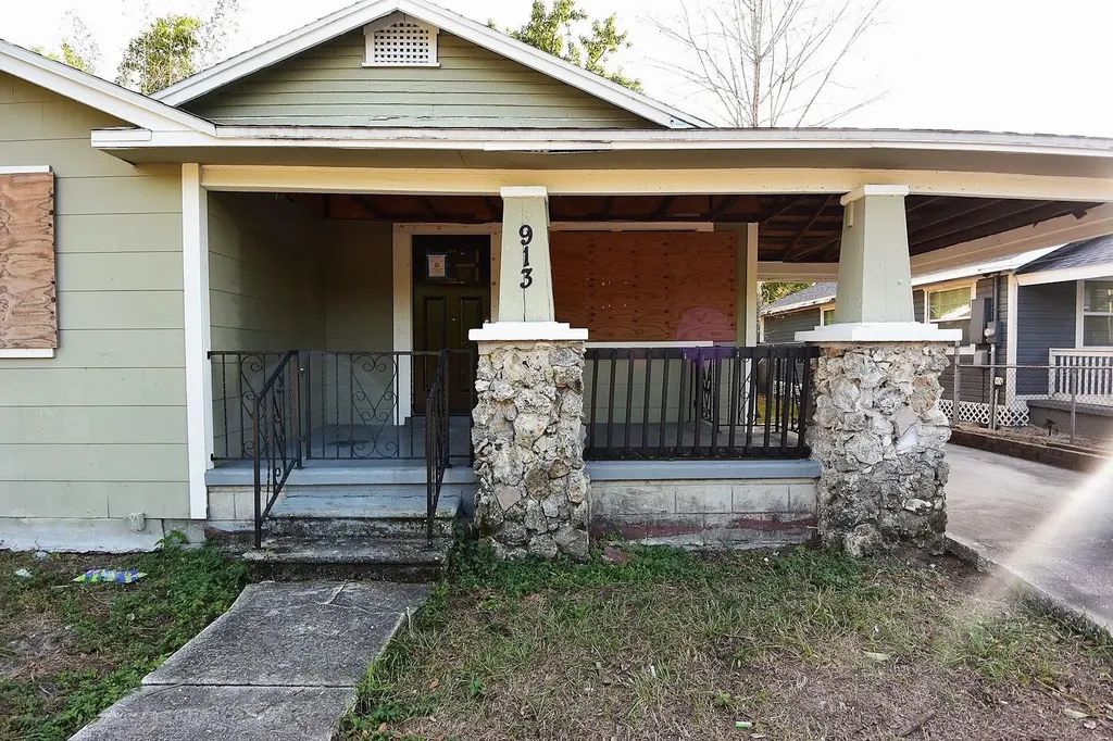 913 E 28th Avenue Tampa FL 33605