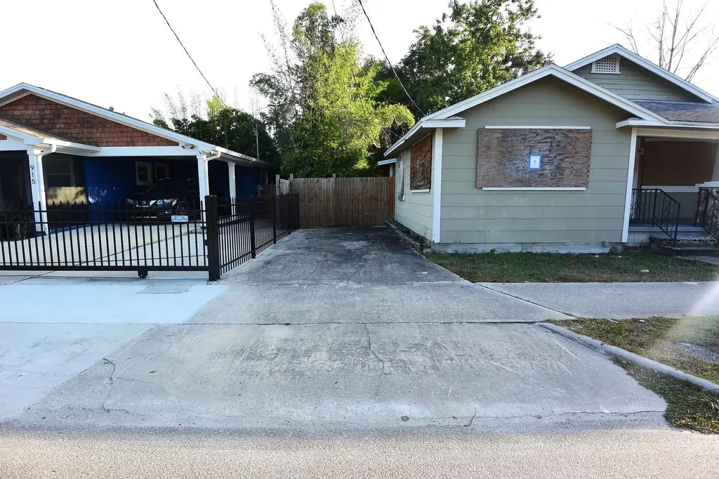 913 E 28th Avenue Tampa FL 33605