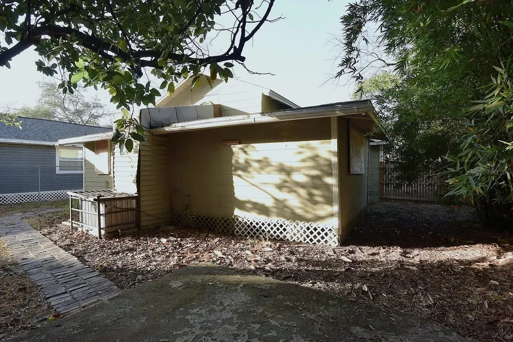 913 E 28th Avenue Tampa FL 33605