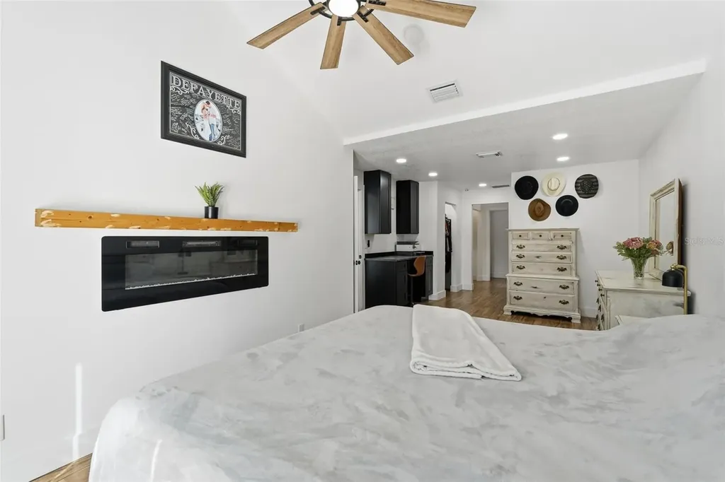 6370 90th Avenue N Pinellas Park FL 33782