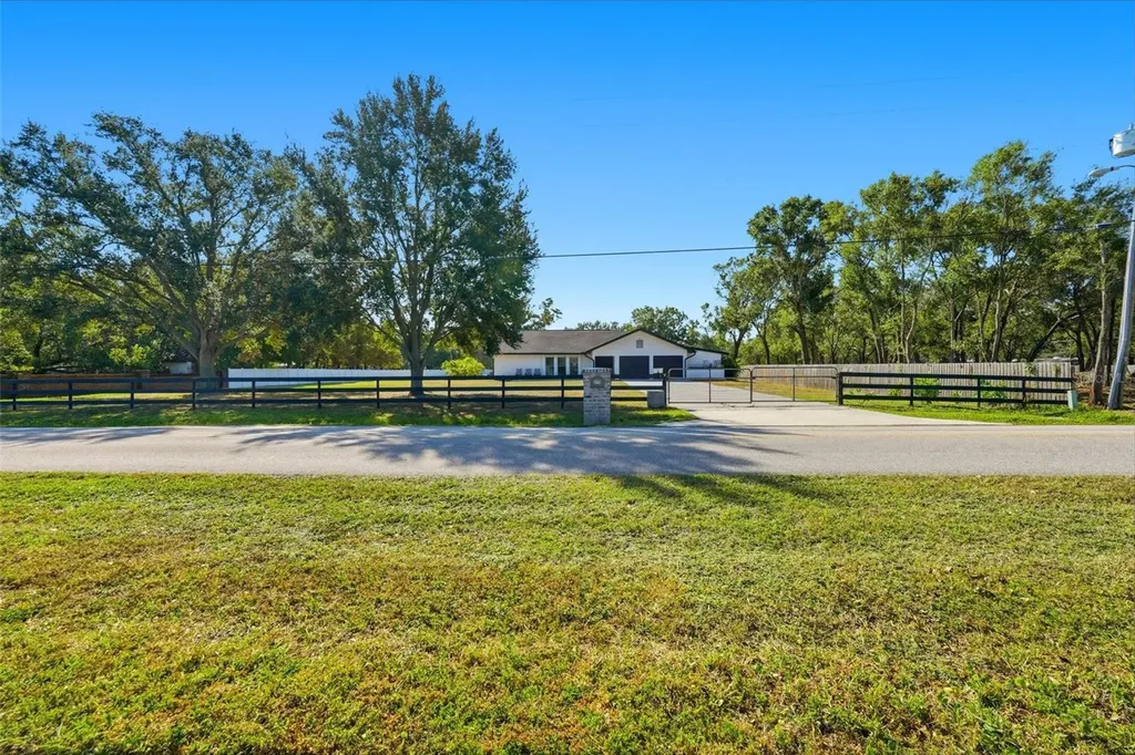 6370 90th Avenue N Pinellas Park FL 33782