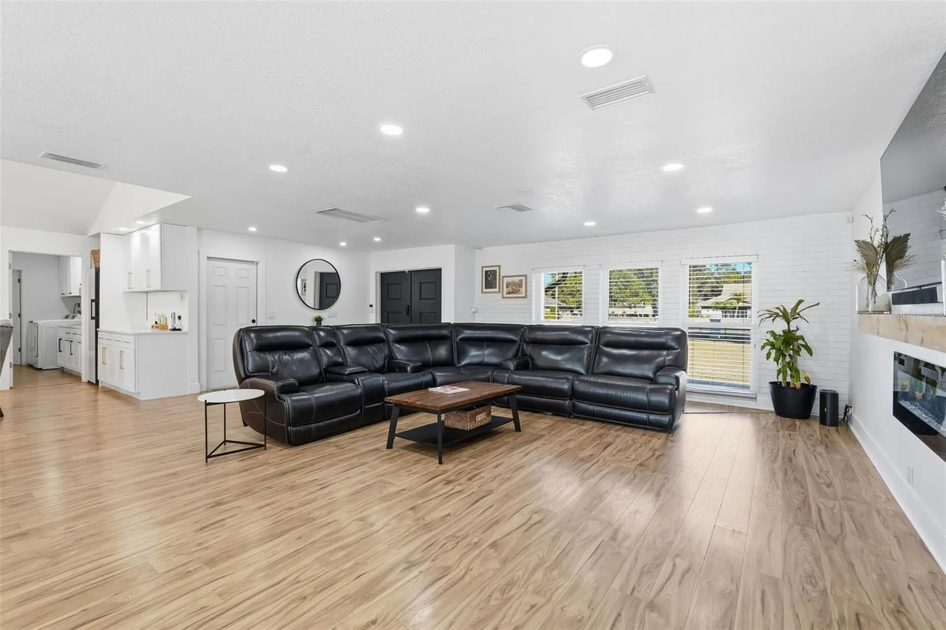 6370 90th Avenue N Pinellas Park FL 33782