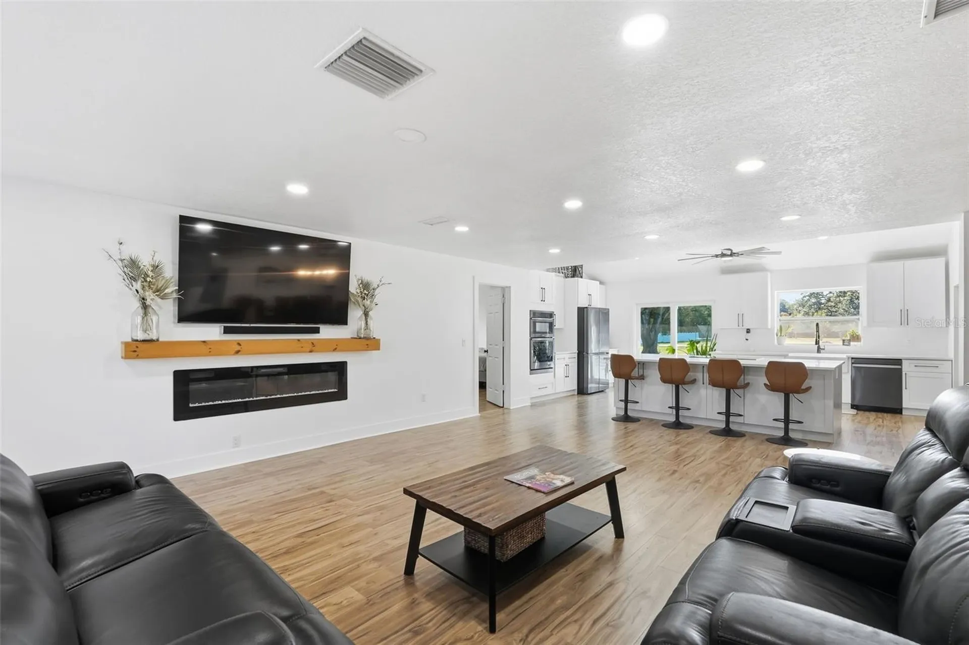 6370 90th Avenue N Pinellas Park FL 33782