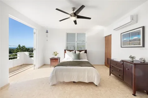 317 Extension Los Robles Rincon PR 00677