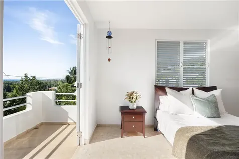 317 Extension Los Robles Rincon PR 00677