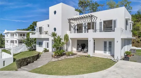 317 Extension Los Robles Rincon PR 00677